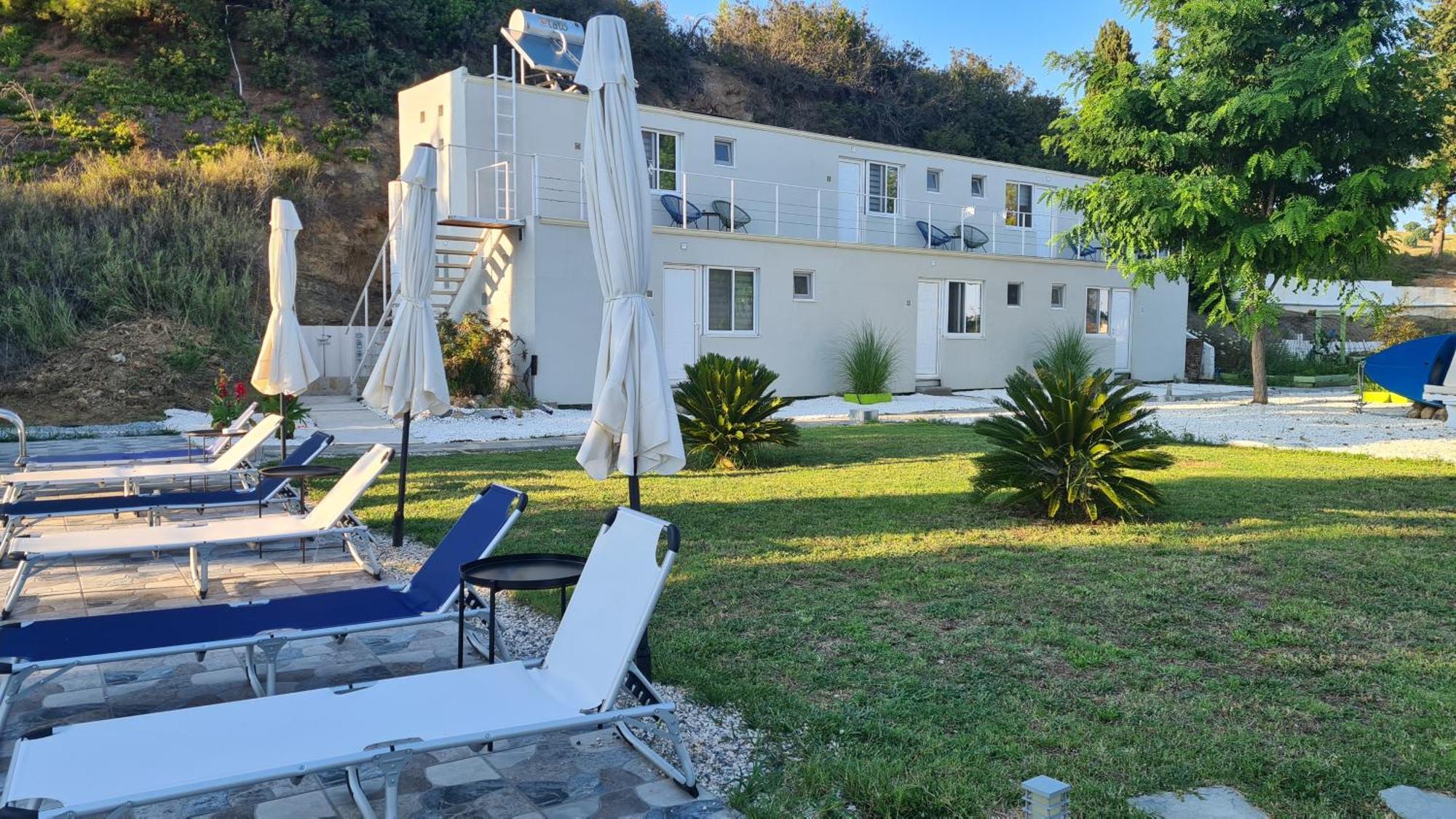 Greco Paradise Suites - Adult Only Nea Skioni Buitenkant foto